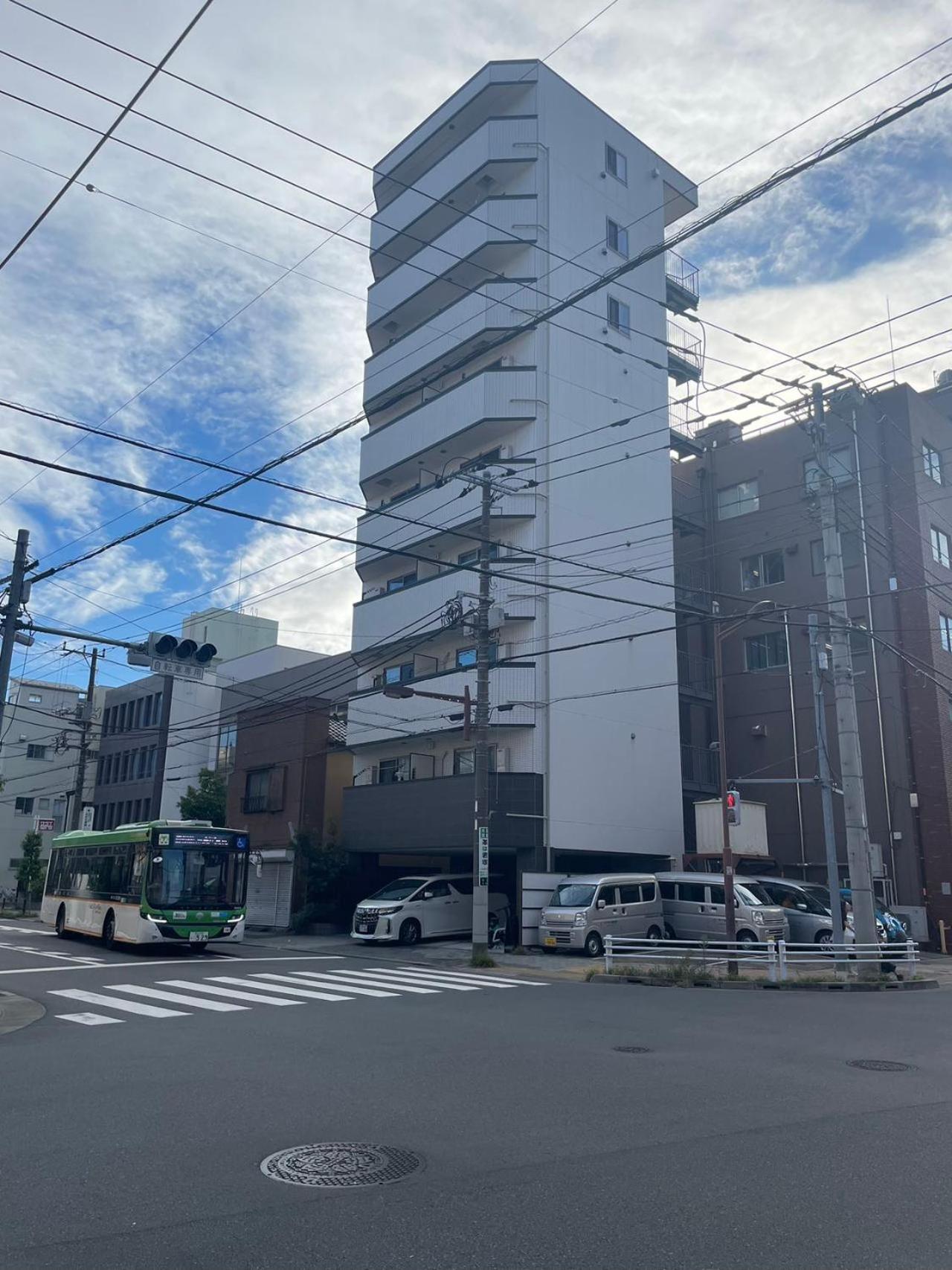 Calum Asakusa Imado Tokyoカルム浅草今戸ツインルーム新築民泊東京浅草隅田川今戸神社近くスカイツリー見えるコンビニコインランドリー近くある浅草駅まで徒歩圏内アクセス便利成田空港羽田空港銀座渋谷東京駅直通 Екстериор снимка